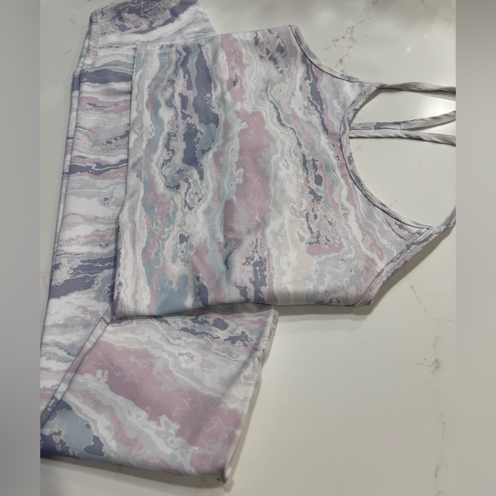 Beyond Yoga Size L tank and size M leggings matching set